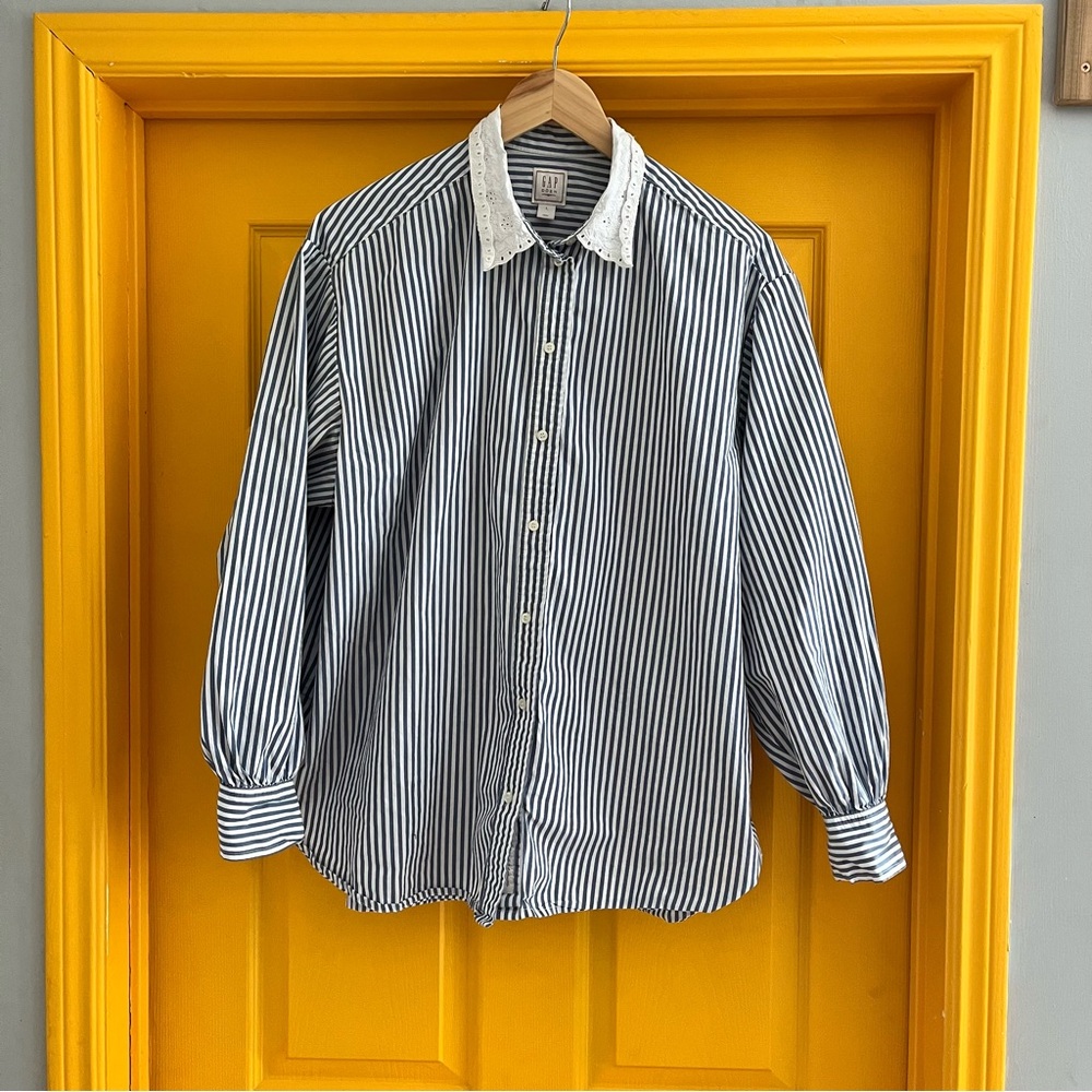 Doen Shirt with Lace Collar as it is